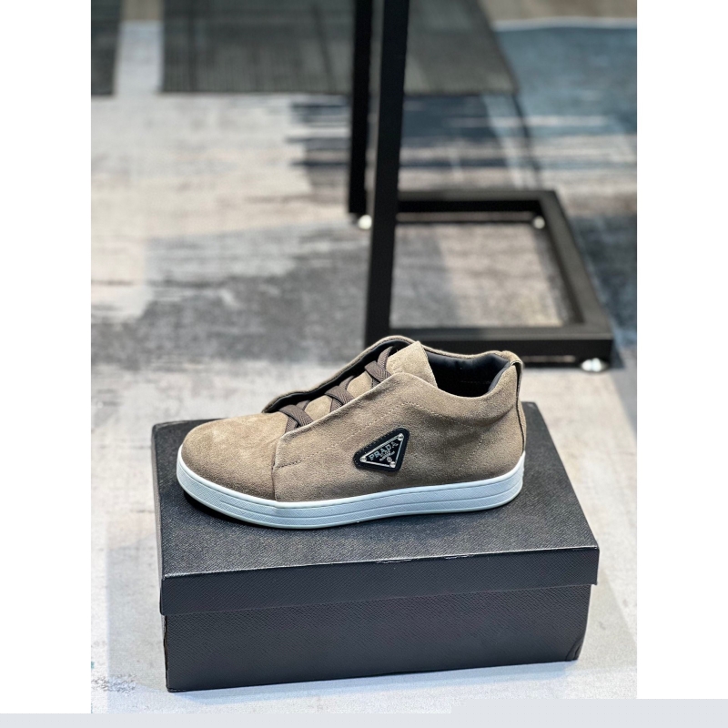 Pra*a casual shoes